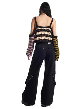Шикарный и уютный женский кроп-топ с открытыми плечами, вязаный крючком, с длинными рукавами и контрастного цвета в полоску - идеально подходит для уличной одежды